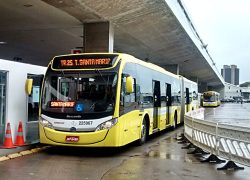 Após voltar atrás da decisão de suspender a imunização, Ibaneis também anunciou vacinação de motoristas e cobradores de ônibus
