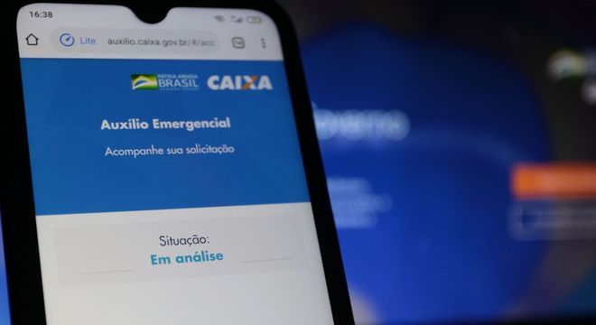 A partir desta terça-feira (4/5), os trabalhadores informais e inscritos no CadÚnico nascidos em março já podem sacar o auxílio emergencial 2021.