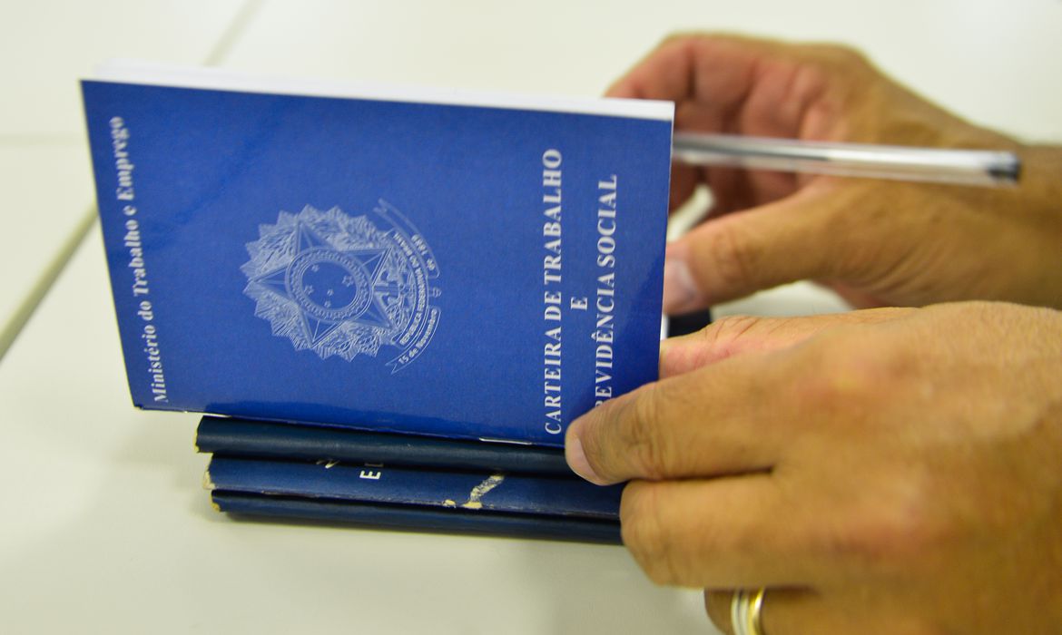 As vagas são para todos os níveis e com salários que chegam até a R$ 3,1 mil. As vagas podem ser acessadas pelo aplicativo Sine Fácil.