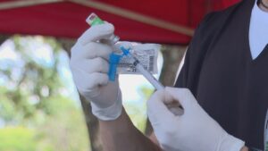 O anúncio foi feito por Caiado após o estado receber mais de 150 mil novas doses de imunizantes contra a covid-19.