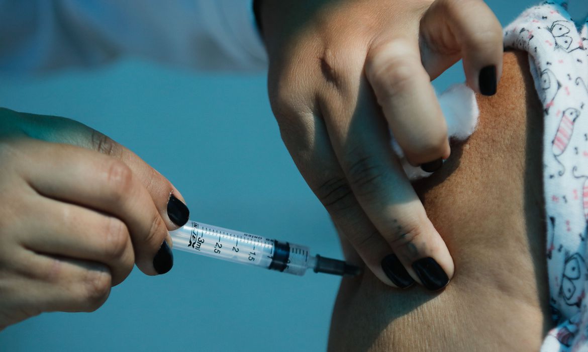 Covid-19: Brasil chega a 100 milhões de pessoas vacinadas