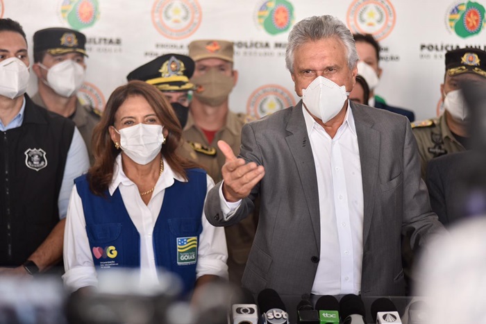 Das próximas remessas de vacina, o governador informou que 70& serão direcionadas para a população geral