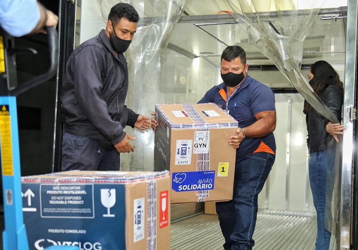 Os imunizantes serão encaminhados para Goiânia, Aparecida de Goiânia, Anápolis, Trindade e Rio Verde para armazenamento correto das doses